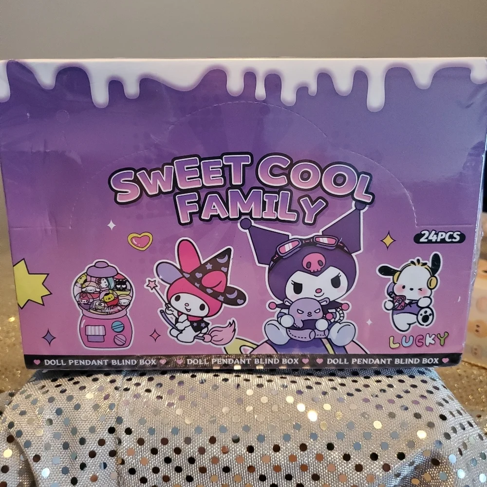 Official Sanrio Sweet Cool Family Doll Pendant keychain Blind Box.